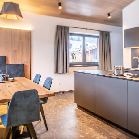 Apartment In Wald Im Pinzgau With A Carport Екстериор снимка