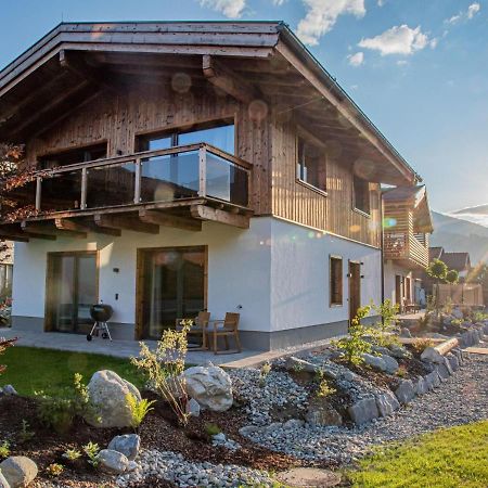 Apartment In Wald Im Pinzgau With A Carport Екстериор снимка
