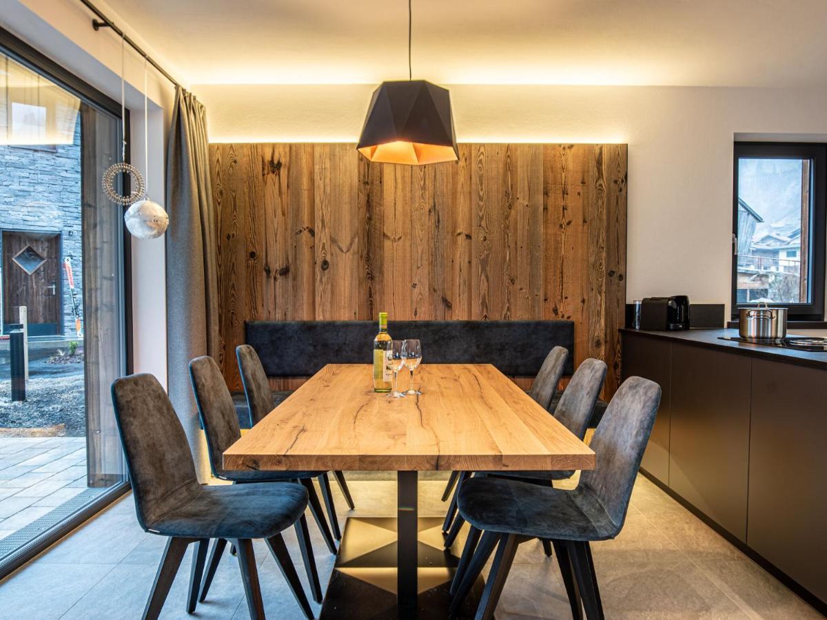 Apartment In Wald Im Pinzgau With A Carport Екстериор снимка