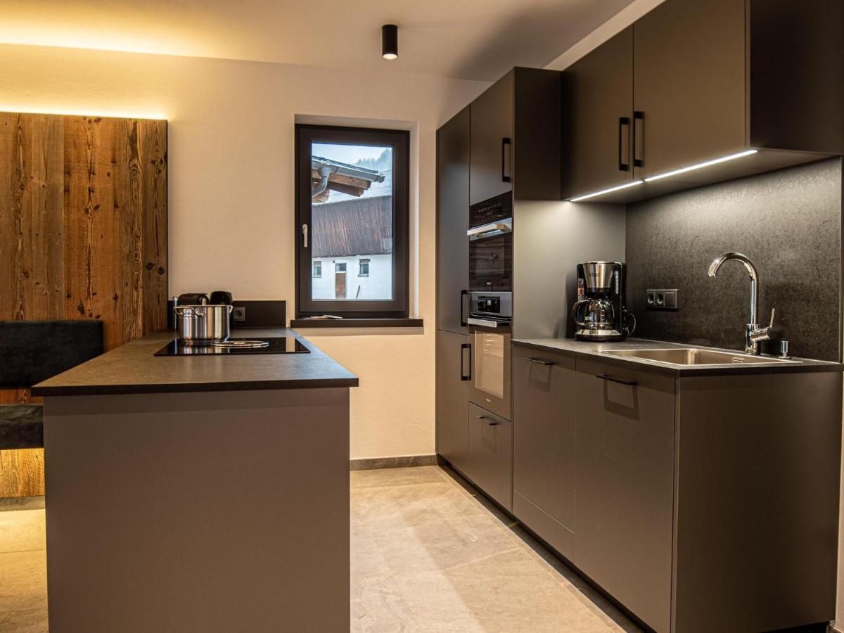 Apartment In Wald Im Pinzgau With A Carport Екстериор снимка