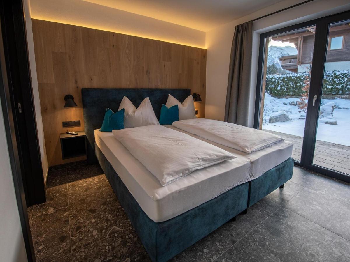 Apartment In Wald Im Pinzgau With A Carport Екстериор снимка