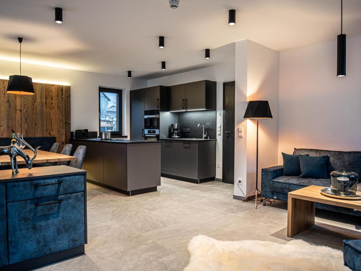 Apartment In Wald Im Pinzgau With A Carport Екстериор снимка